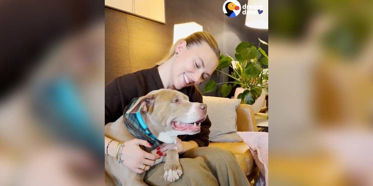 Scarlett Johansson Goes On Blind Date With 12-Year-Old Pittie